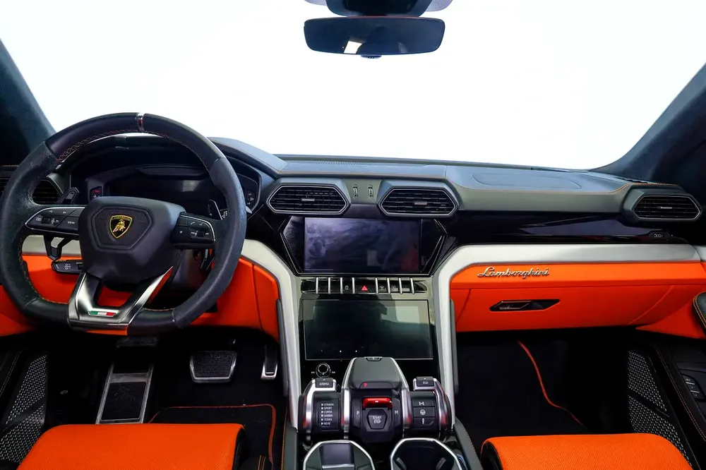 URUS CAPSULE | PANORAMIC ROOF | TWO TONE INTERIOR | WARRANTY AVAILABLE - Image 6