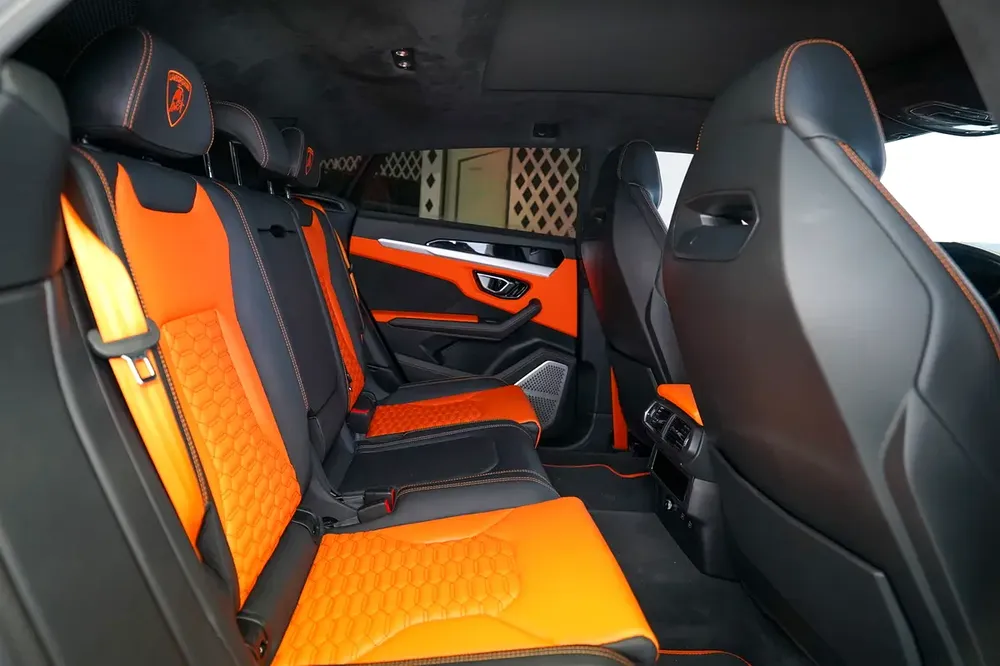 URUS CAPSULE | PANORAMIC ROOF | TWO TONE INTERIOR | WARRANTY AVAILABLE - Image 7
