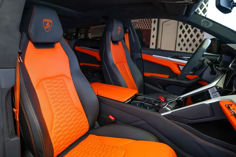 URUS CAPSULE | PANORAMIC ROOF | TWO TONE INTERIOR | WARRANTY AVAILABLE - Image 8