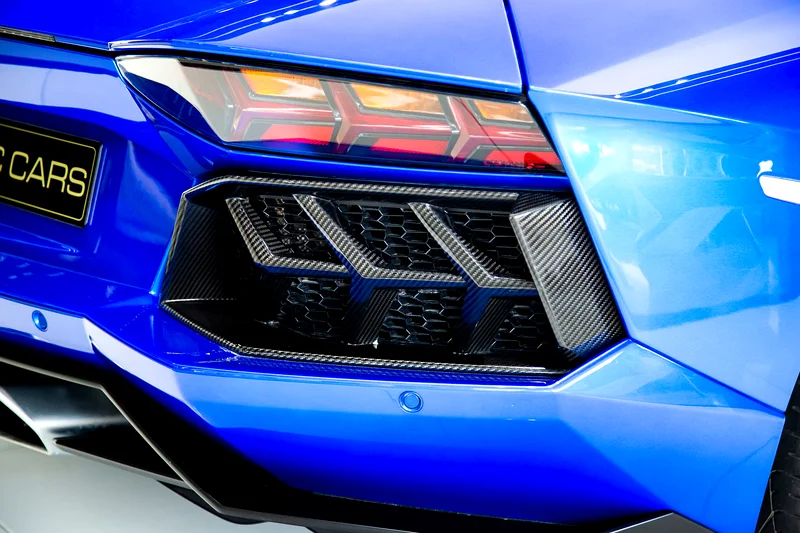 AVENTADOR ROADSTER LP700-4 | BLUE/ORANGE | GCC | CARBON EXTERIOR - Image 7