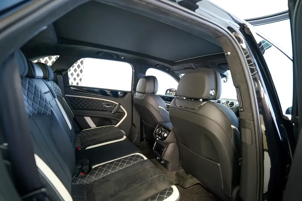 BENTAYGA SPEED W12 | TWO TONE INTERIO | ALCANTARA SEATS | PANORAMIC ROOF | WARRANTY AVAILABLE - Image 13
