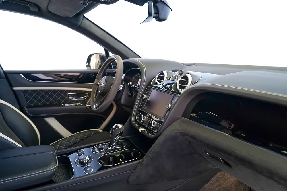 BENTAYGA SPEED W12 | TWO TONE INTERIO | ALCANTARA SEATS | PANORAMIC ROOF | WARRANTY AVAILABLE - Image 16