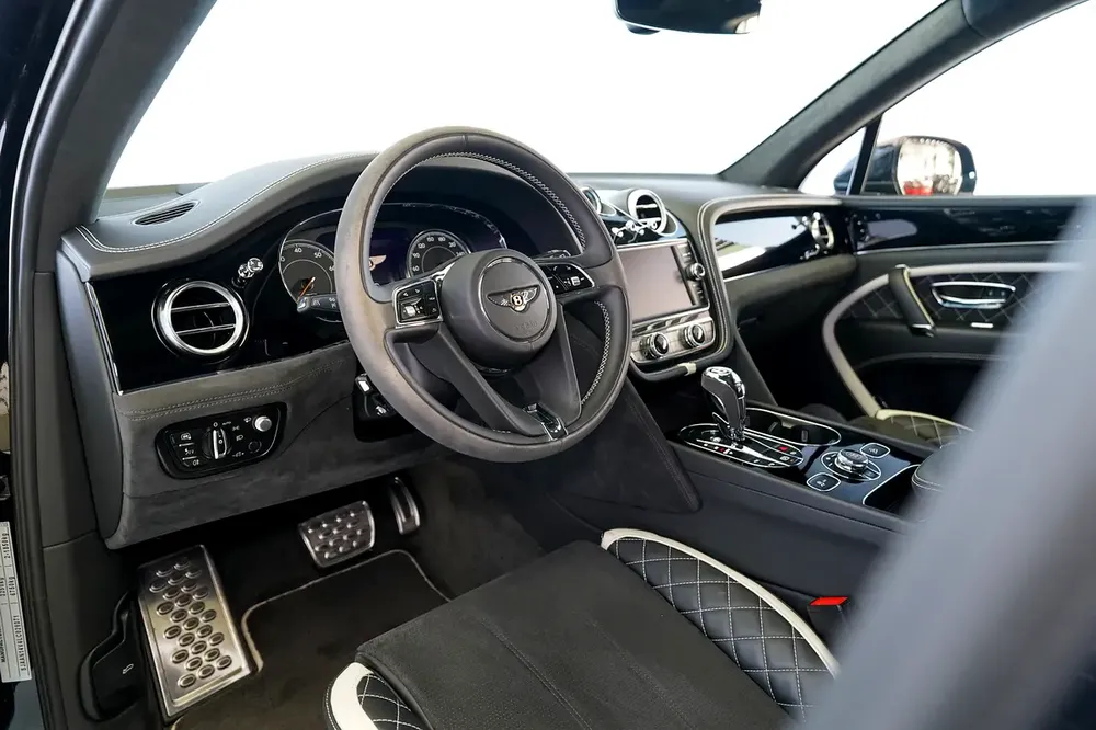 BENTAYGA SPEED W12 | TWO TONE INTERIO | ALCANTARA SEATS | PANORAMIC ROOF | WARRANTY AVAILABLE - Image 7