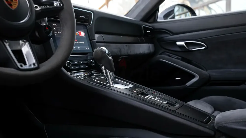 2018 I PORSHCE 911 CARRERA 4 GTS I BOSE SOUND SYSTEMI ALCANTARA INTERIOR I IMMACULATE CAR - Image 11