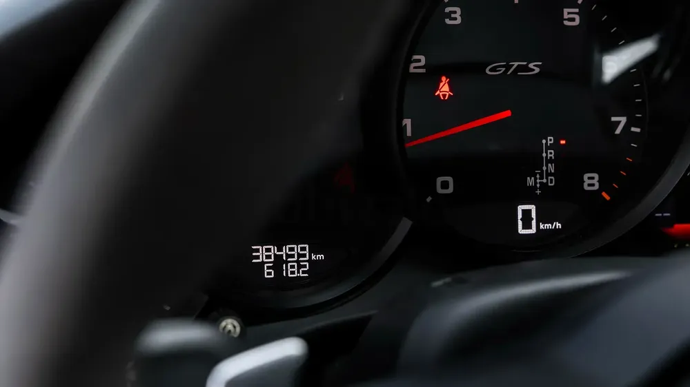 2018 I PORSHCE 911 CARRERA 4 GTS I BOSE SOUND SYSTEMI ALCANTARA INTERIOR I IMMACULATE CAR - Image 12