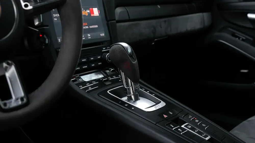2018 I PORSHCE 911 CARRERA 4 GTS I BOSE SOUND SYSTEMI ALCANTARA INTERIOR I IMMACULATE CAR - Image 7