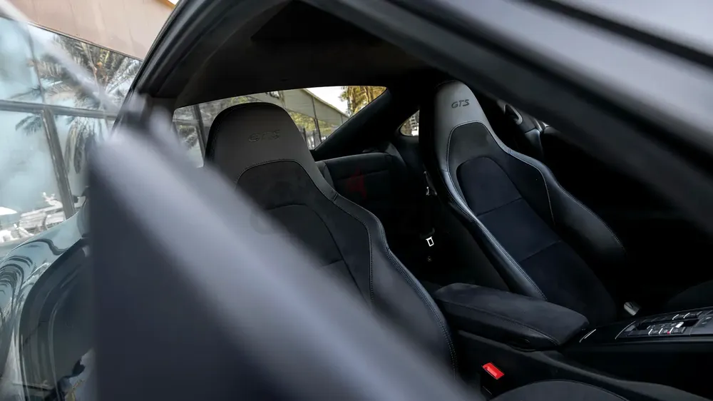 2018 I PORSHCE 911 CARRERA 4 GTS I BOSE SOUND SYSTEMI ALCANTARA INTERIOR I IMMACULATE CAR - Image 8