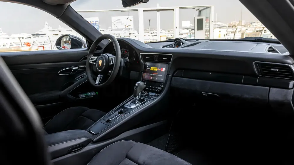 2018 I PORSHCE 911 CARRERA 4 GTS I BOSE SOUND SYSTEMI ALCANTARA INTERIOR I IMMACULATE CAR - Image 9