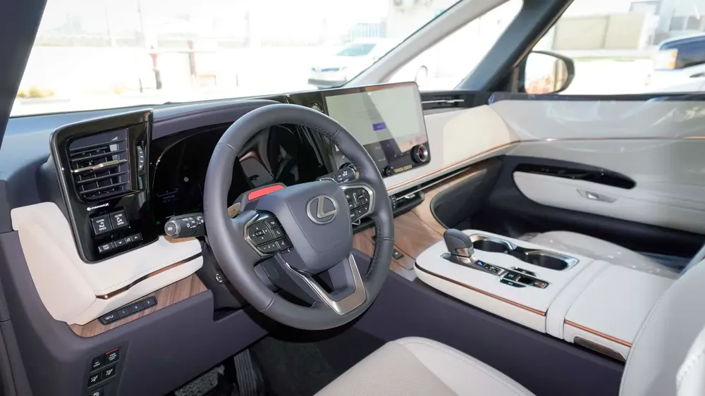 Lexus LM 350h 4 seats - Ready Stock! Local taxes included - Image 10