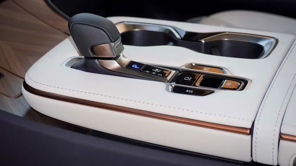 Lexus LM 350h 4 seats - Ready Stock! Local taxes included - Image 11
