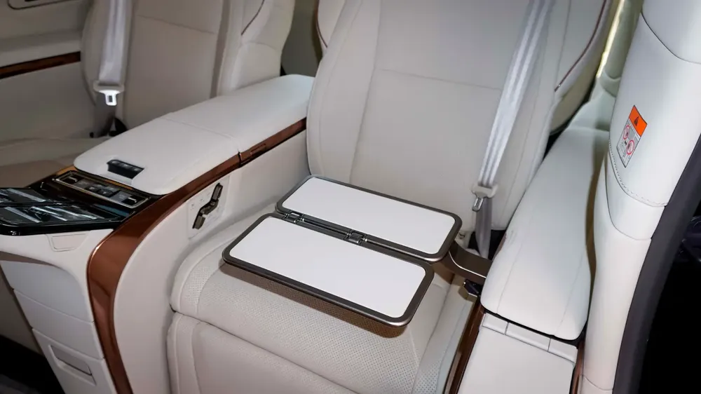Lexus LM 350h 4 seats - Ready Stock! Local taxes included - Image 14