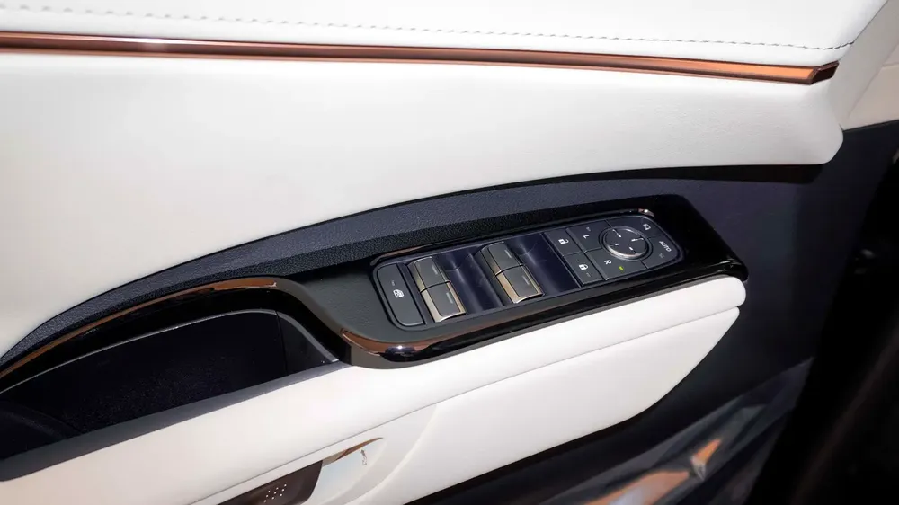 Lexus LM 350h 4 seats - Ready Stock! Local taxes included - Image 8