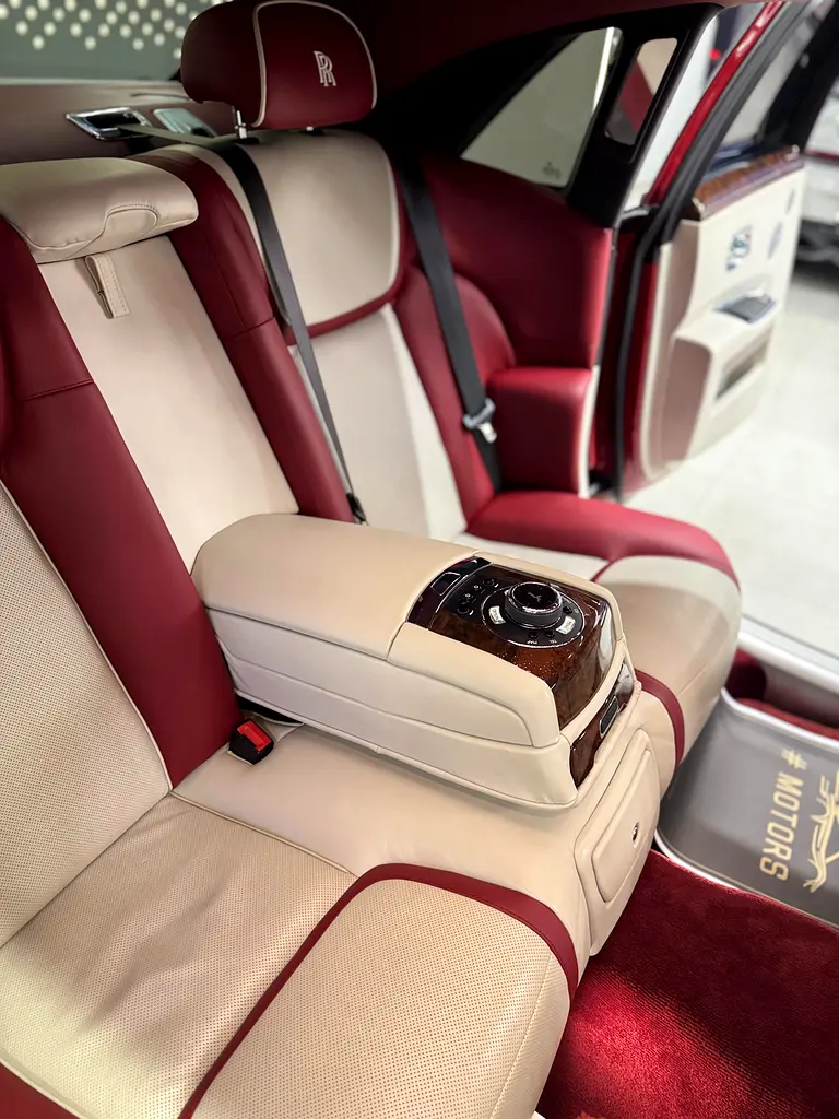Rolls Royce GHOST - Image 8