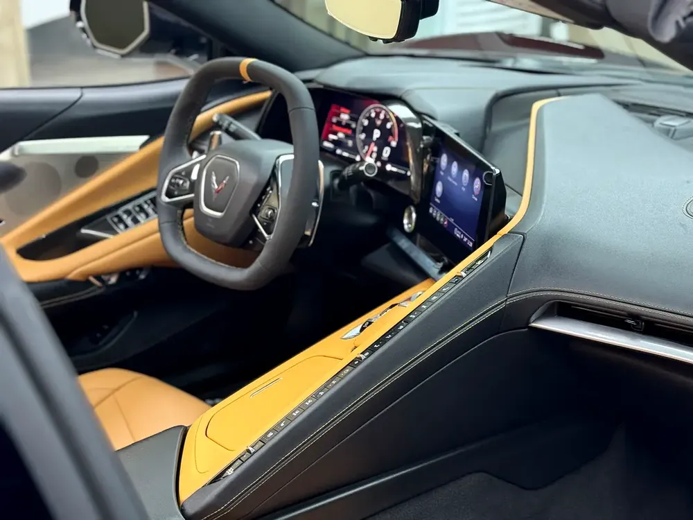 2023 Chevrolet Corvette Stingray GCC Specs - Like New! - Image 14