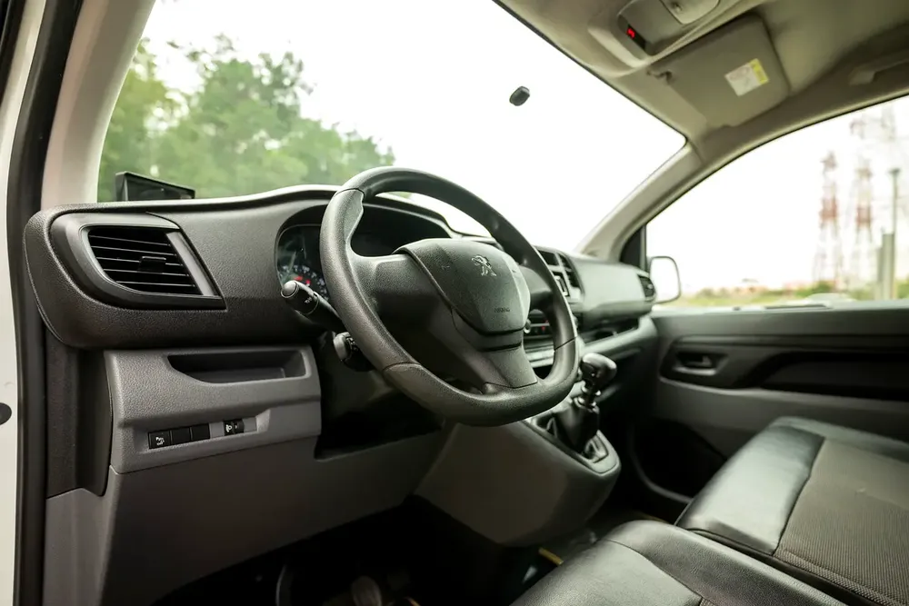 Peugeot Expert | Delivery Van | Manual Diesel | GCC Specs | Ref#P24052 - Image 10