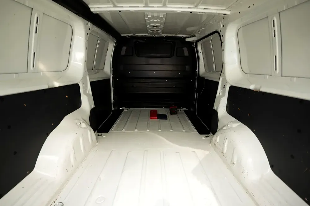 Peugeot Expert | Delivery Van | Manual Diesel | GCC Specs | Ref#P24052 - Image 7