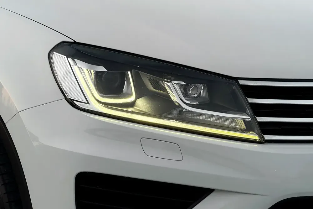 Volkswagen Service History / 2 Keys | Volkswagen Touareg SEL 2016 GCC Specifications (Single Owner) - Image 5