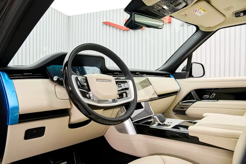 RANGE ROVER VOGUE AUTOBIOGRAPHY, 2025, 5 YEARS DEALER WARRANTY, ZERO KM - Image 9