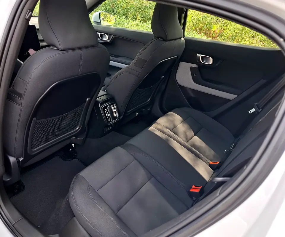 2023 Polestar 2 Long Range ONLY 2700KMS  is a premium electric Full Dealer warranty in immaculate. - Image 15