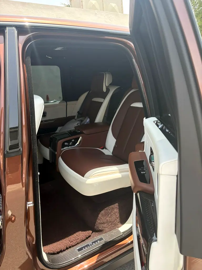 Rolls-Royce Cullinan Black Badge 2021 - American Specs - Image 6