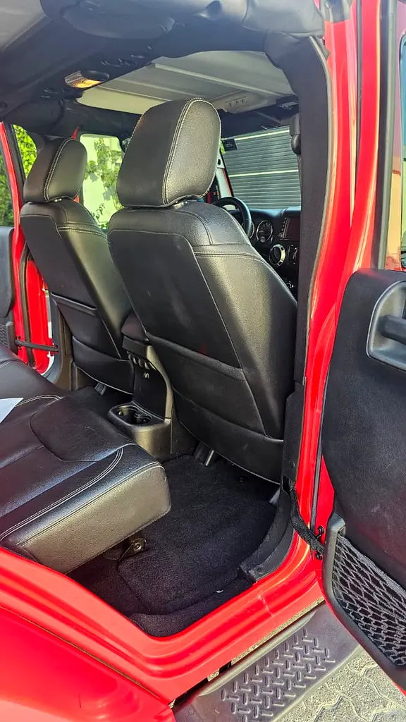 Jeep Wrangler Unlimited Sahara Modified - Image 4