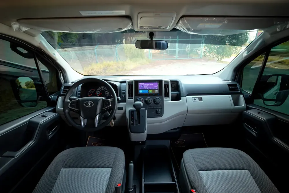 High-Roof 13-Seater Passenger Van | Automatic | GCC Specs | Ref#T28025 - Image 7