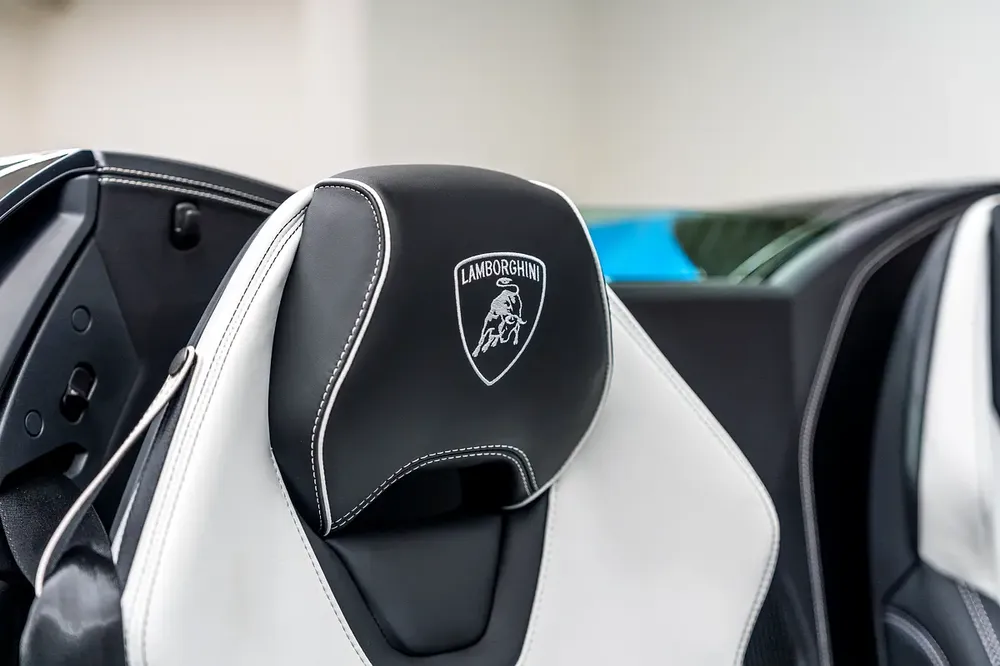 Lamborghin Huracan - Brand New - Image 14