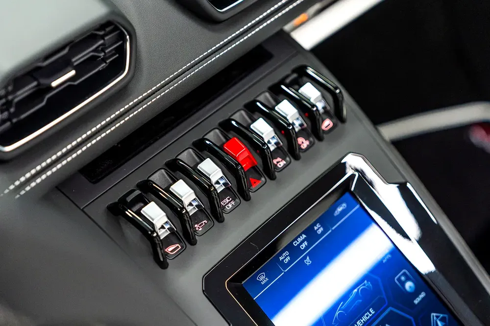 Lamborghin Huracan - Brand New - Image 20