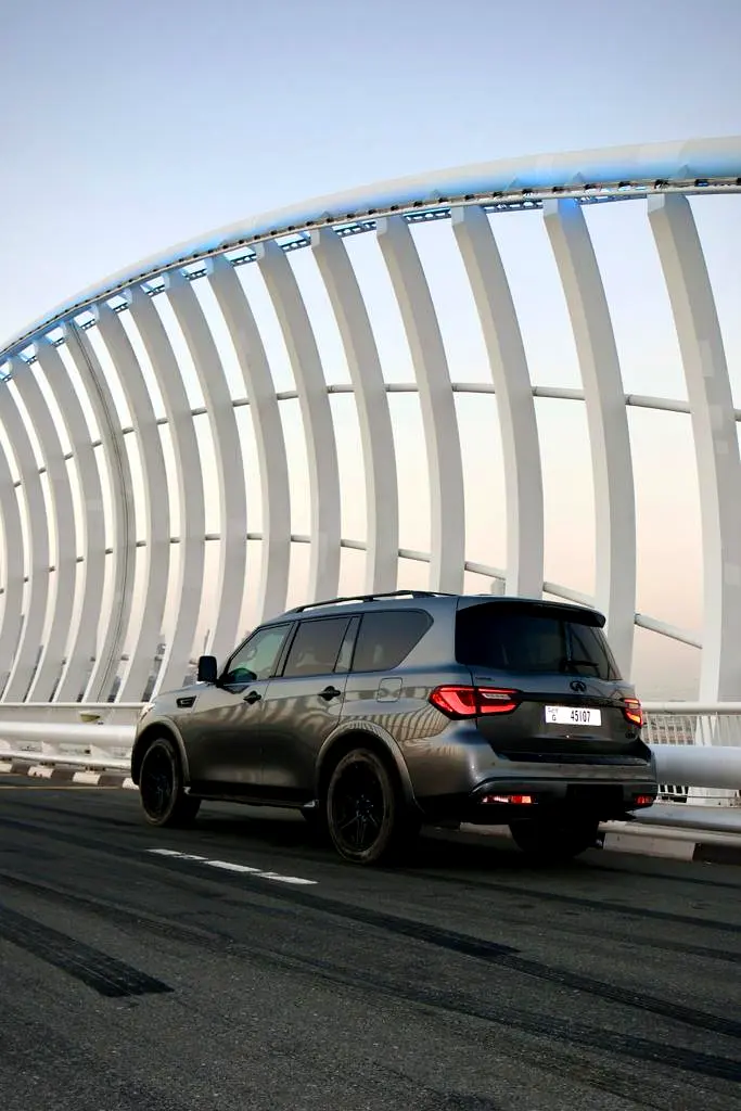full-size luxury SUV flagship - Image 9