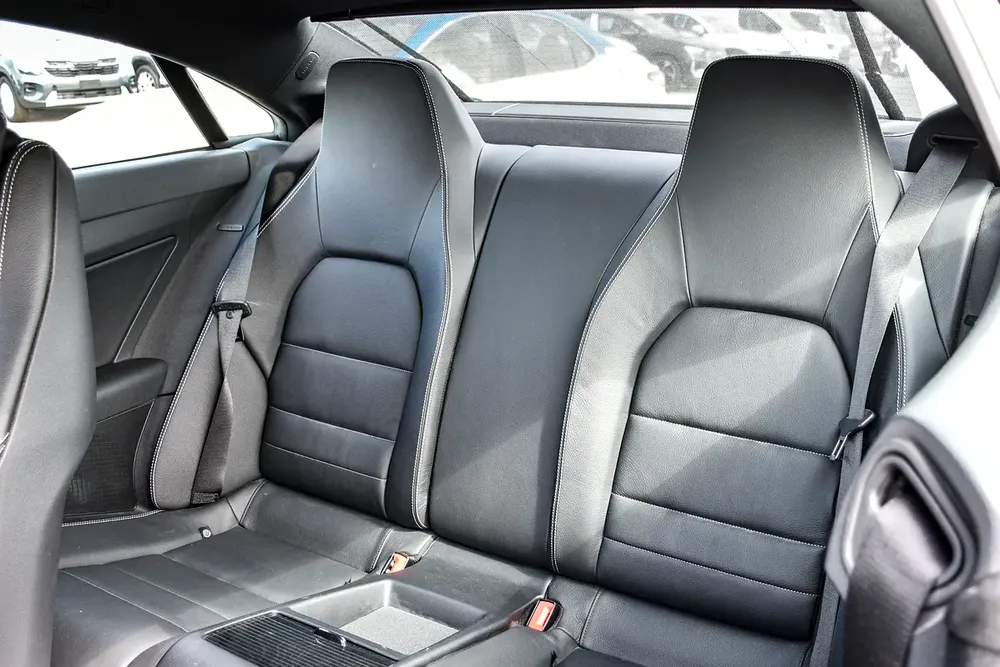 2010 - BENZ E350 COUPE - SUPER CLEAN - LIKE NEW - ONLY 33,000 KM - Image 19