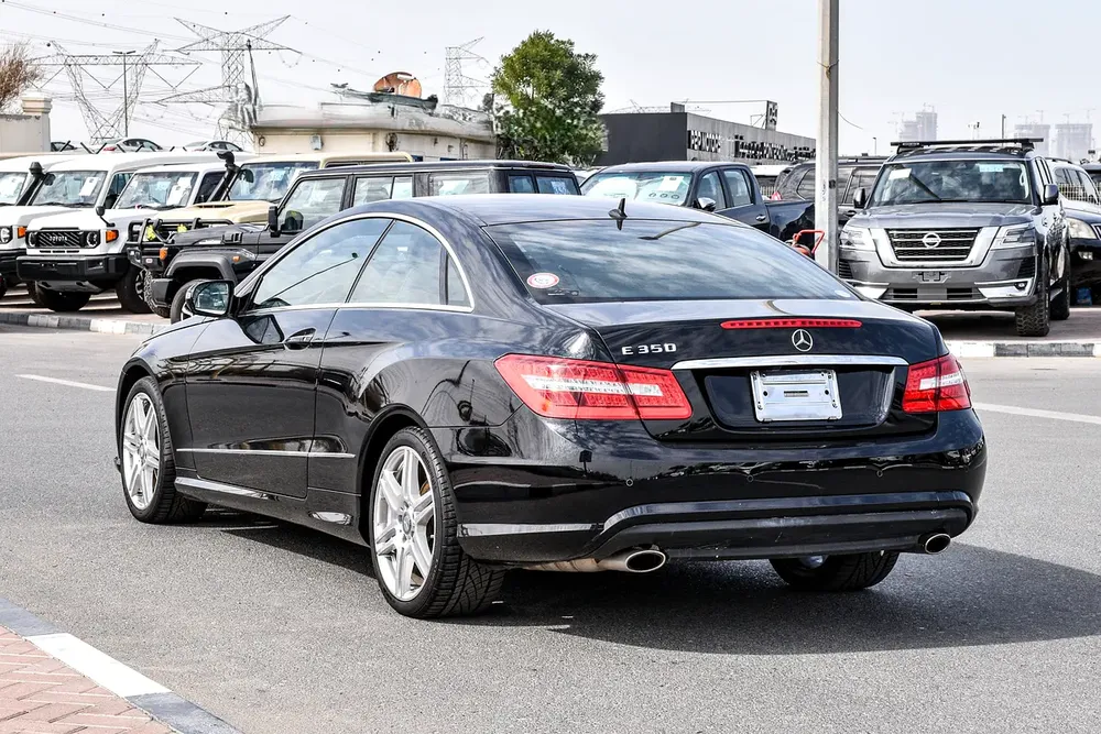 2010 - BENZ E350 COUPE - SUPER CLEAN - LIKE NEW - ONLY 33,000 KM - Image 7