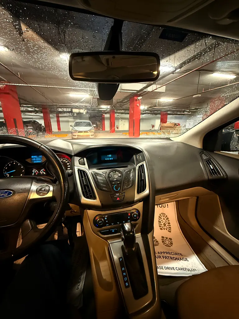 Ford Focus - trend - 2013 model - 1.6L - 4 cylinder - Image 6