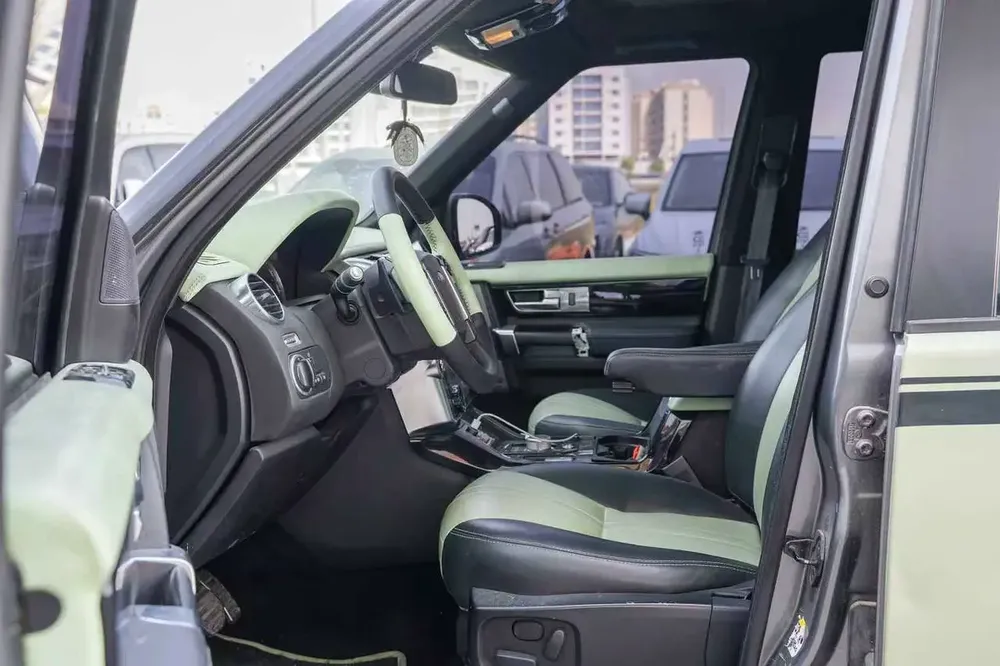 LR4 GCC 4*4 SUV - Image 7