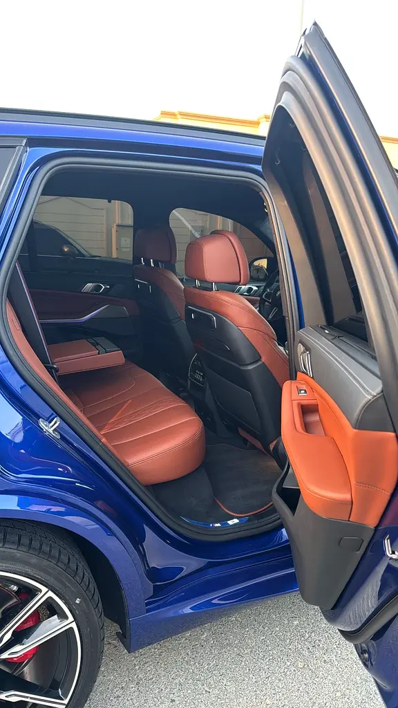 BMW X5 M60i Xdrive 2024 GCC Specs Low mileage - Image 9