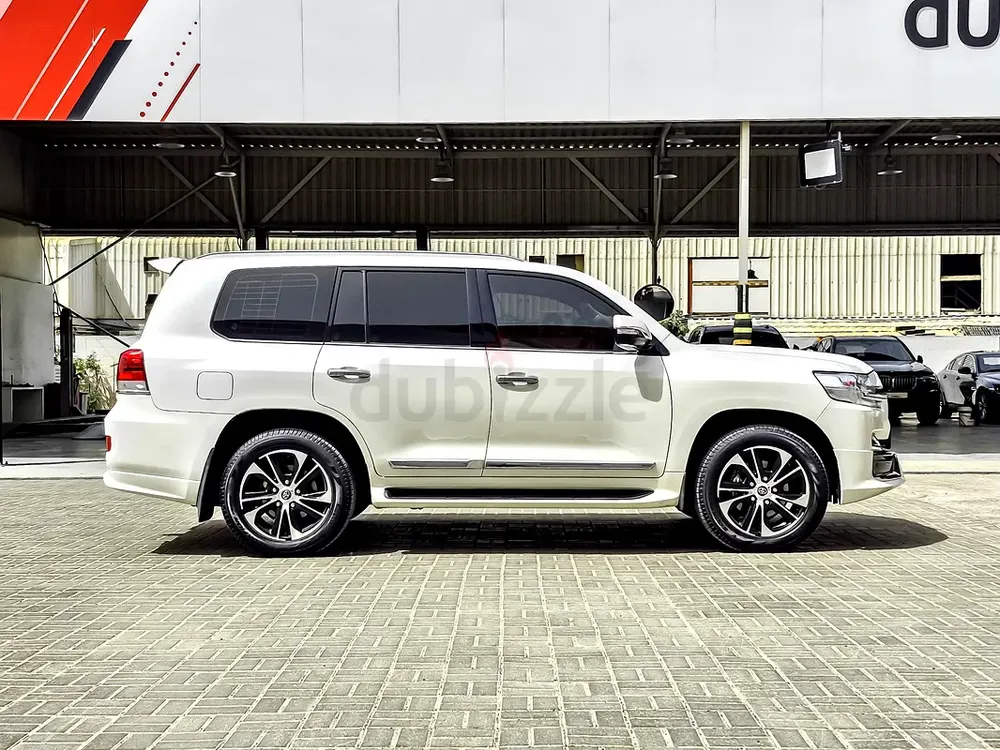 AED 3647/month | 2021 Toyota Land Cruiser  | GCC Specs | Ref#461642 - Image 4