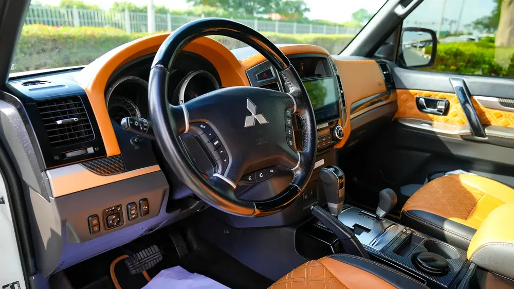 MITSUBISHI PAJERO 2020!! SIGNATURE CONDITION!! GCC SPECS!! WELL MAINTAINED!! 3.8 V6 - Image 6