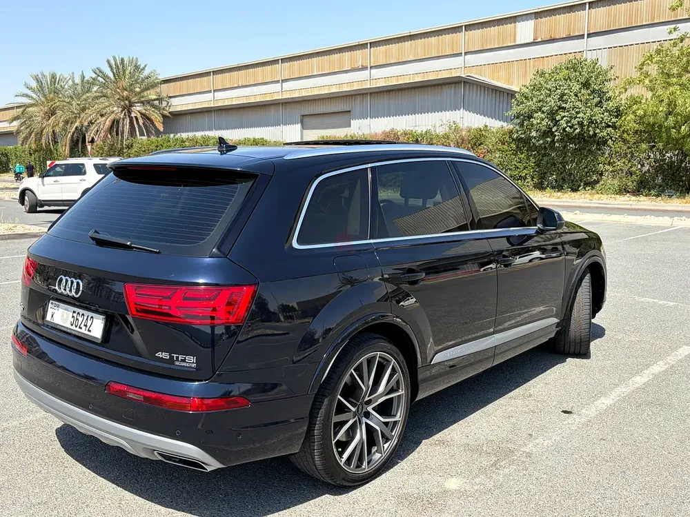 2018 Audi Q7 45 TFSI Quattro | GCC Spec | High Spec | FSH | Just Serviced | 360 Camera - Image 12