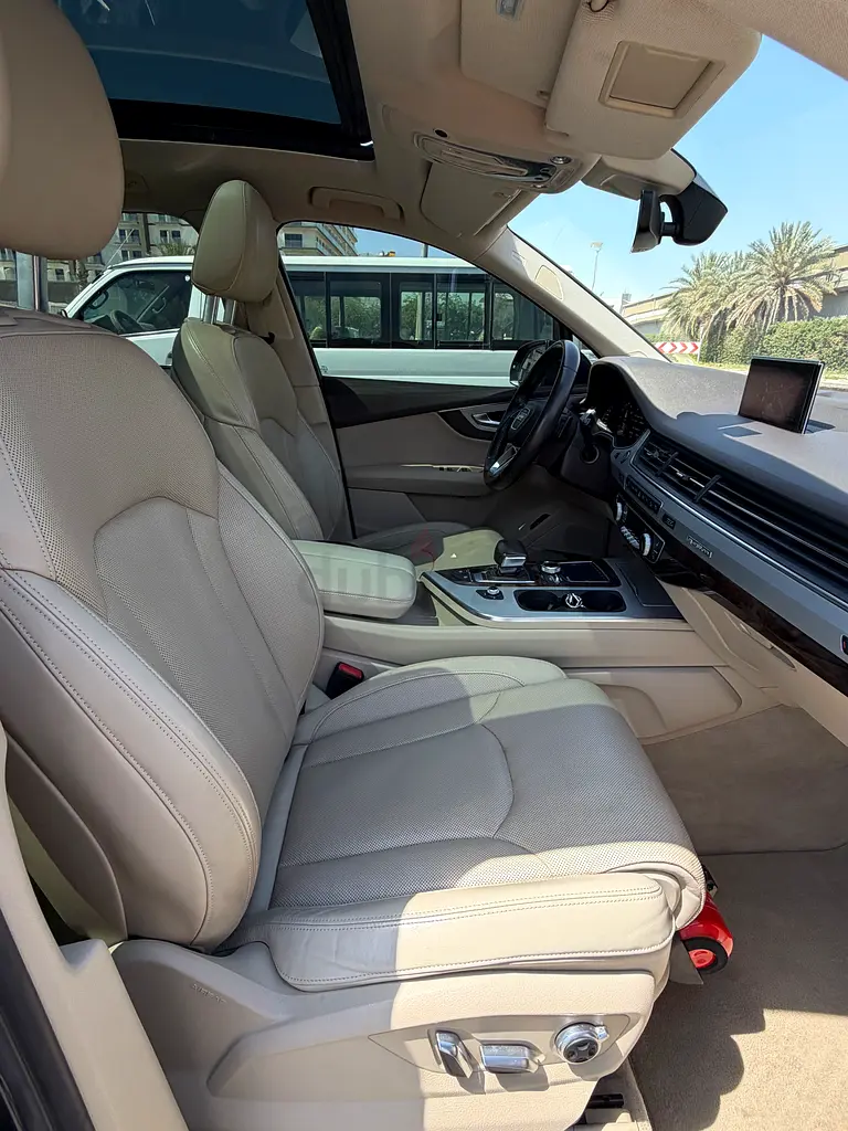 2018 Audi Q7 45 TFSI Quattro | GCC Spec | High Spec | FSH | Just Serviced | 360 Camera - Image 15