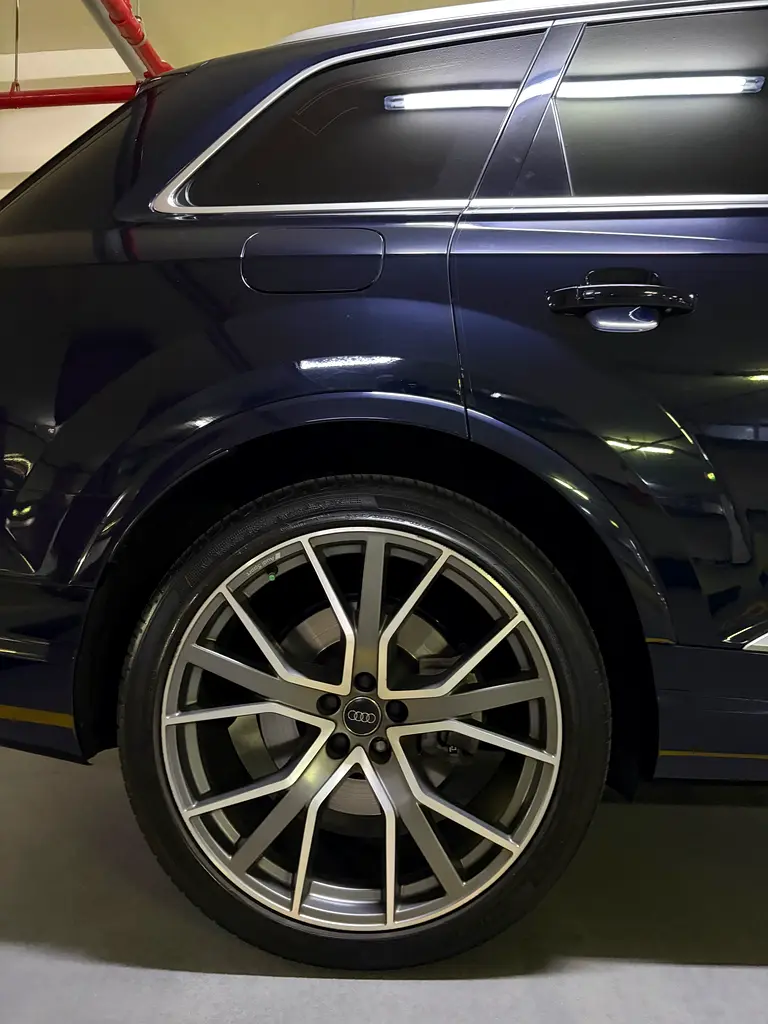 2018 Audi Q7 45 TFSI Quattro | GCC Spec | High Spec | FSH | Just Serviced | 360 Camera - Image 6