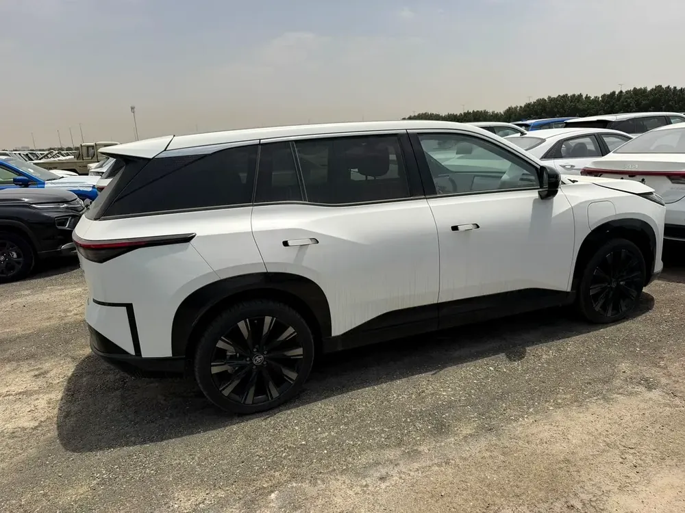 2025 Toyota bZ3 - Brand New - Electric - GCC Specs? - Image 10