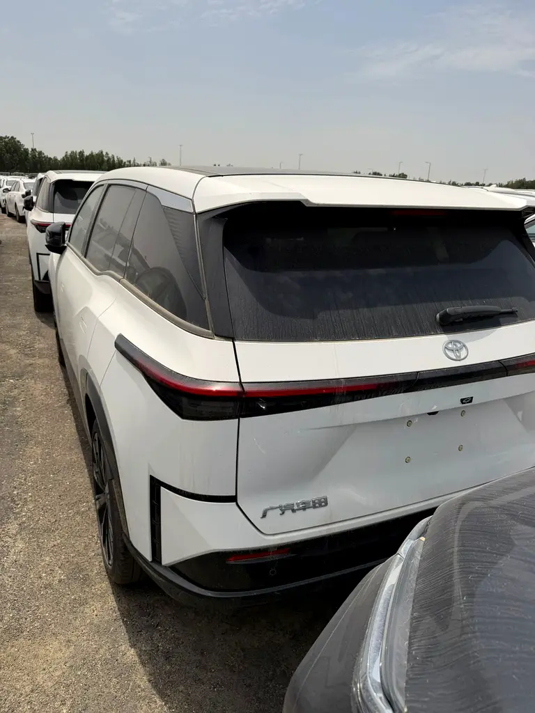 2025 Toyota bZ3 - Brand New - Electric - GCC Specs? - Image 8