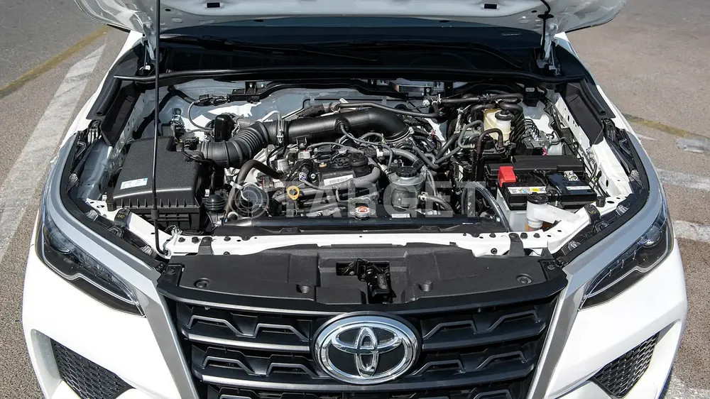 2026 Toyota Fortuner EXR - GCC Specs -2.7 petrol Brand New! - Image 10