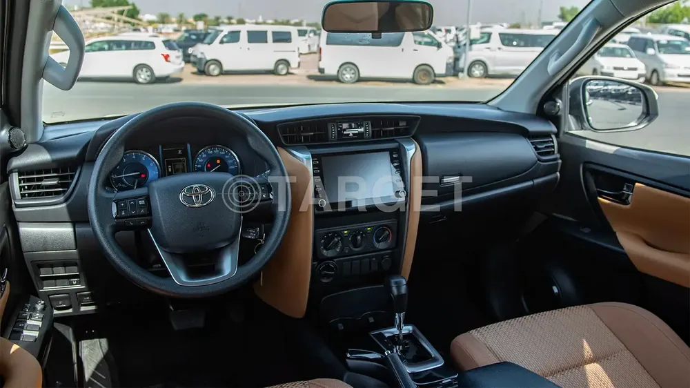 2026 Toyota Fortuner EXR - GCC Specs -2.7 petrol Brand New! - Image 11
