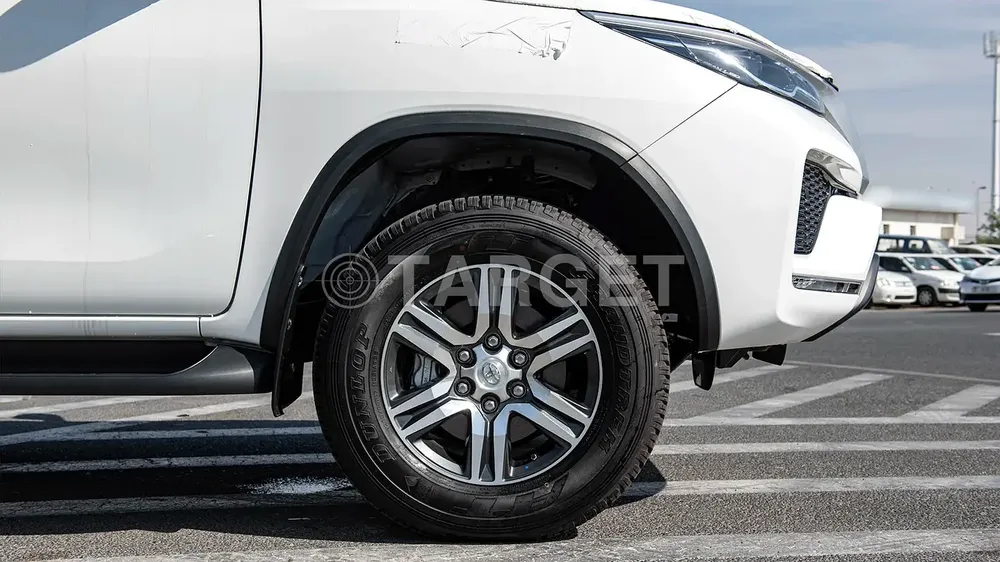 2026 Toyota Fortuner EXR - GCC Specs -2.7 petrol Brand New! - Image 13