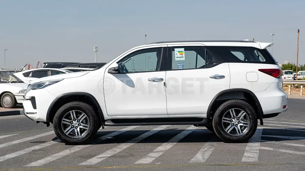 2026 Toyota Fortuner EXR - GCC Specs -2.7 petrol Brand New! - Image 5