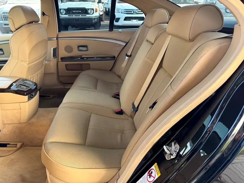 BMW | 7 SERIES | 750i | 2007 | BEIGE INTERIOR | ONLY : 85,885 KM | JAPAN IMPORT | CLEAN TITLE - Image 13