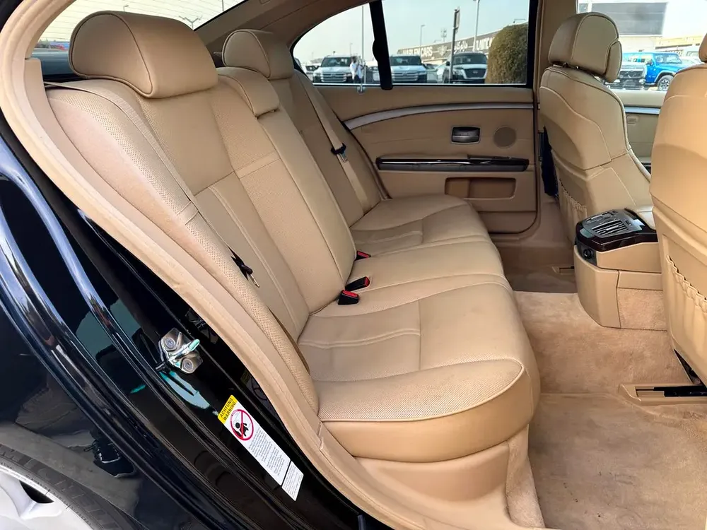 BMW | 7 SERIES | 750i | 2007 | BEIGE INTERIOR | ONLY : 85,885 KM | JAPAN IMPORT | CLEAN TITLE - Image 17