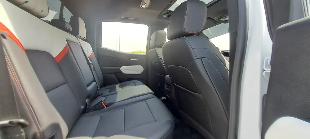 GMC CANYON AT4X 2024 GCC FREE SERVICE 60000 KM + WARRANTY 19-2-2028 AL GHANDI AUTOS - FULL OPTION - Image 14