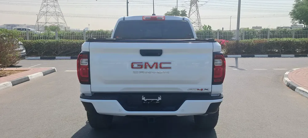GMC CANYON AT4X 2024 GCC FREE SERVICE 60000 KM + WARRANTY 19-2-2028 AL GHANDI AUTOS - FULL OPTION - Image 4