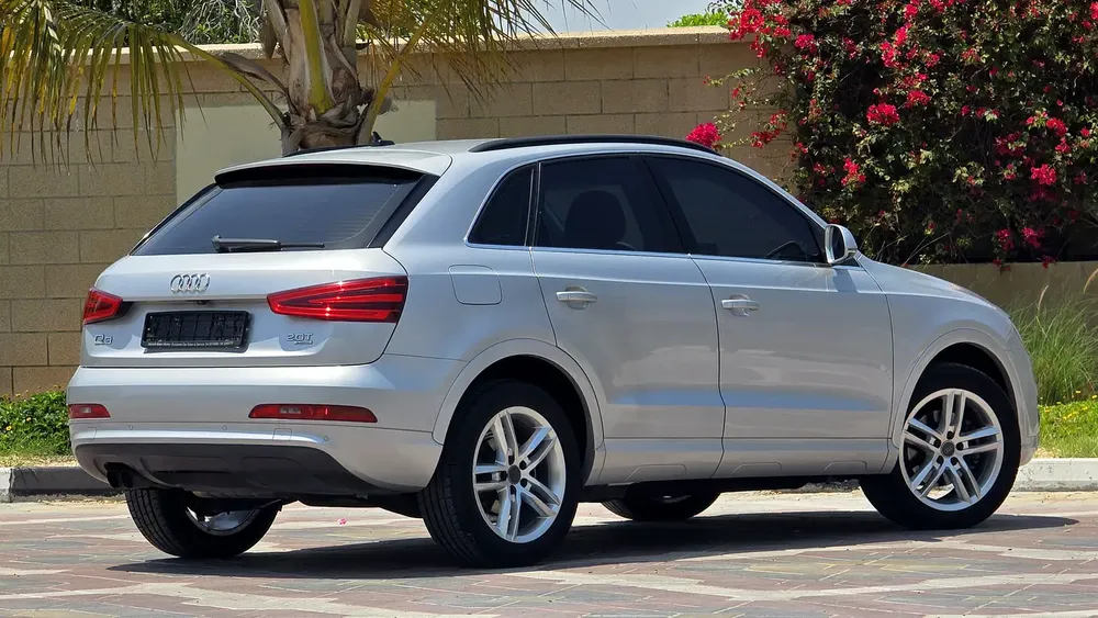 Like New Audi Q3 2.0 TFSI Quattro GCC Specs Full Service History Single Owner - Image 12